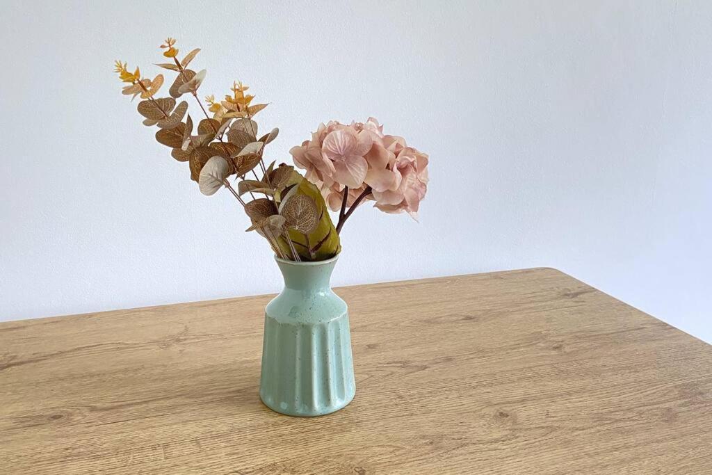Stylish & Tranquil Flat With Excellent Connections Apartment London Bagian luar foto